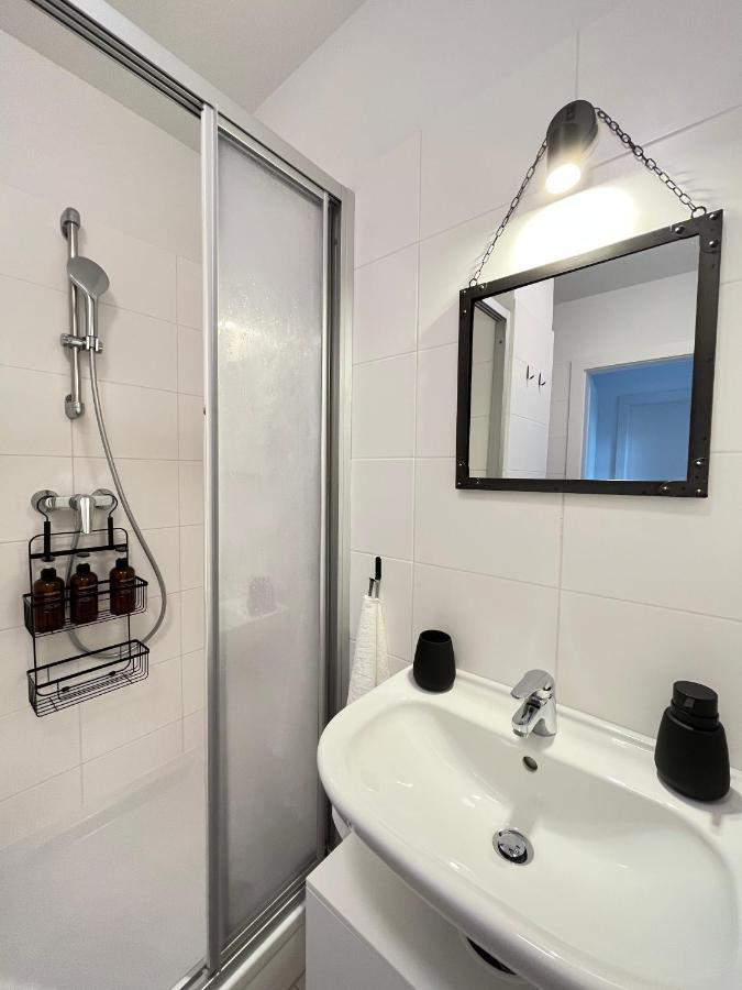Penthouse Near Station With Free Parking Apartment Wien