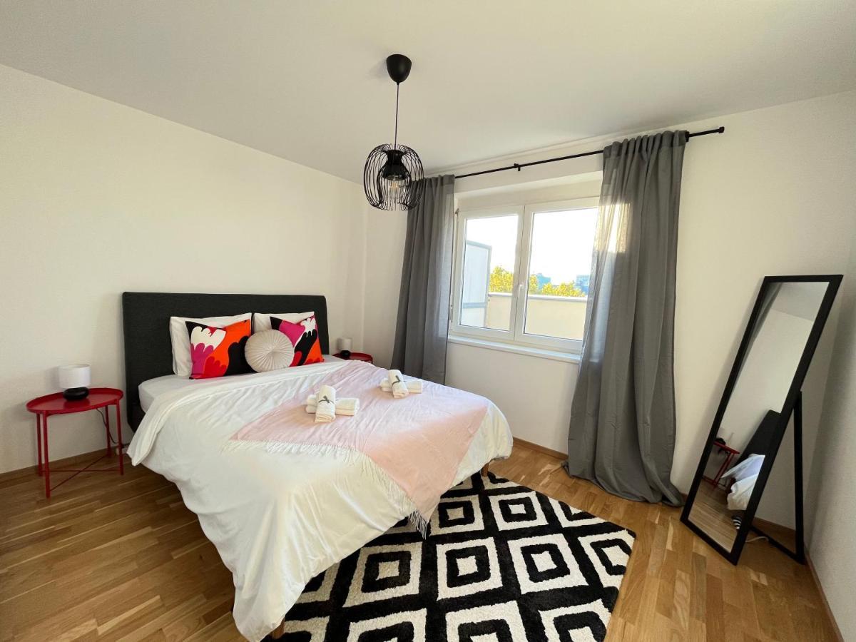 Penthouse Near Station With Free Parking Apartment Wien