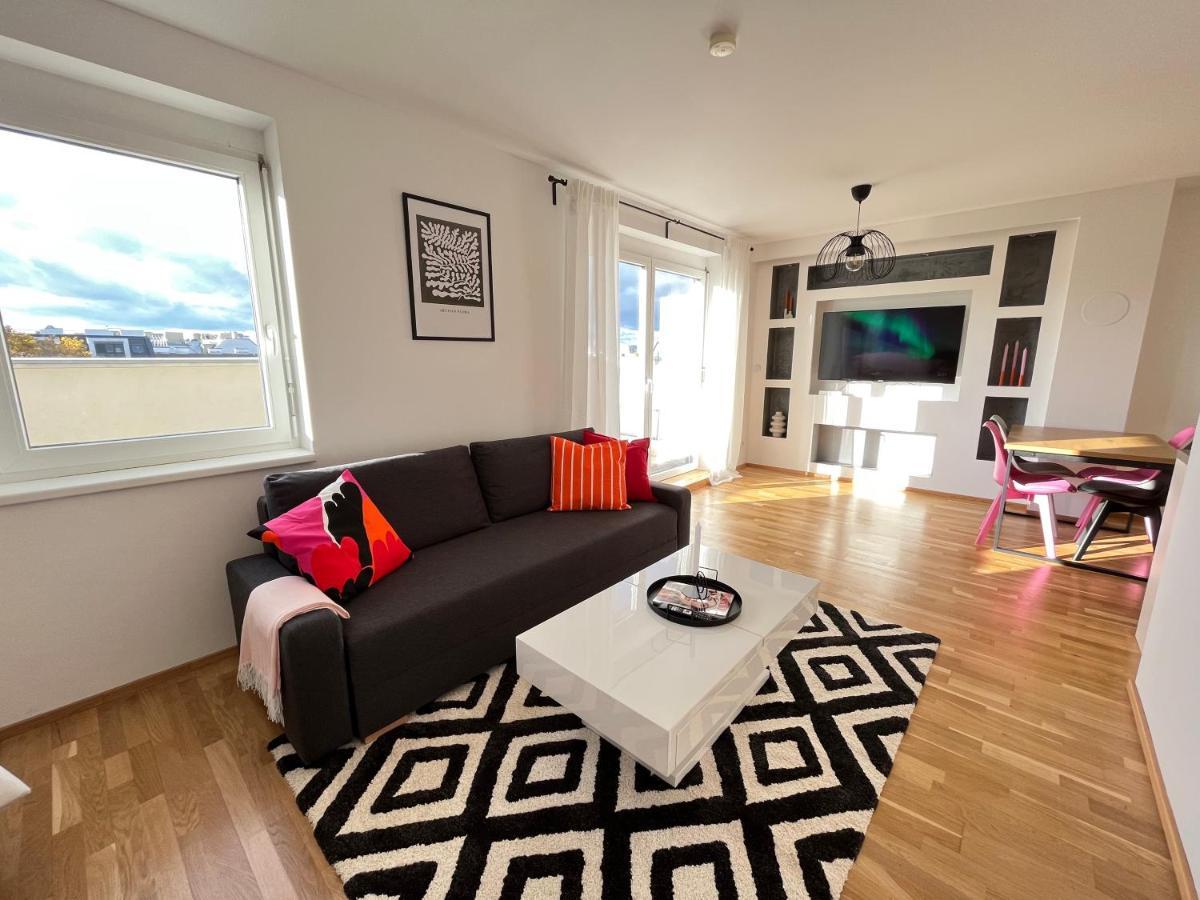 Apartment Penthouse Near Station With Free Parking